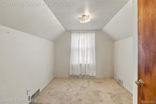 1645 E Evelyn Avenue, Hazel Park, MI 48030