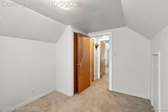 1645 E Evelyn Avenue, Hazel Park, MI 48030