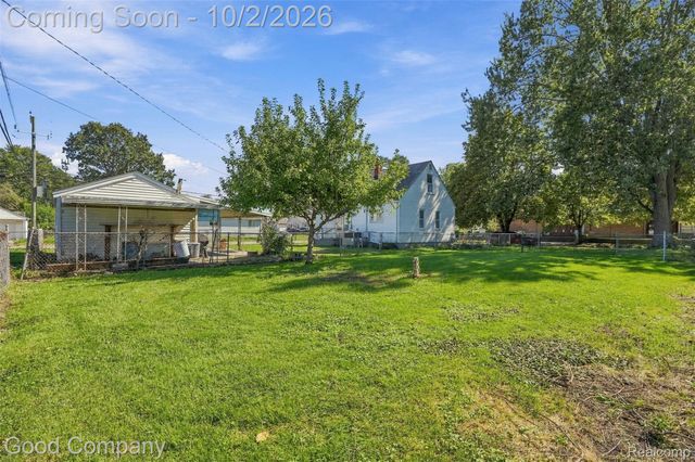 1645 E Evelyn Avenue, Hazel Park, MI 48030