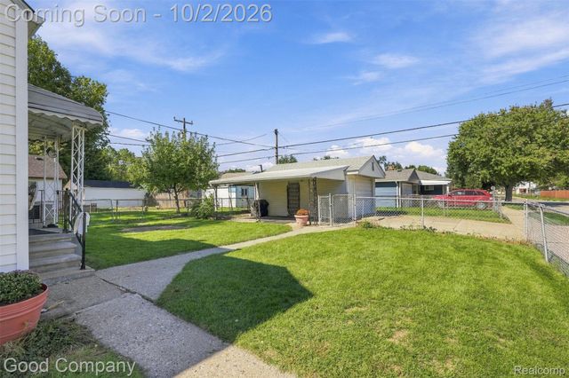 1645 E Evelyn Avenue, Hazel Park, MI 48030