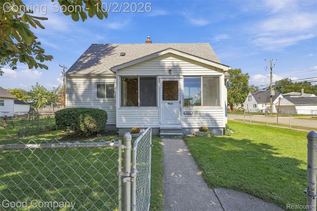 1645 E Evelyn Avenue, Hazel Park, MI 48030