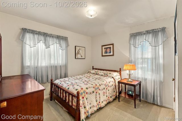 1645 E Evelyn Avenue, Hazel Park, MI 48030