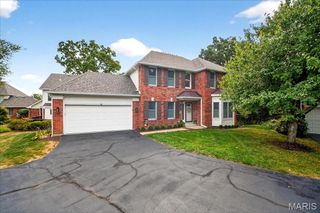 30 Webster Oaks, Webster Groves, MO 63119