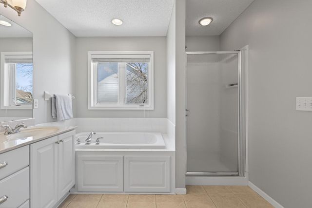 19182 Ismay Court, Lakeville, MN 55044