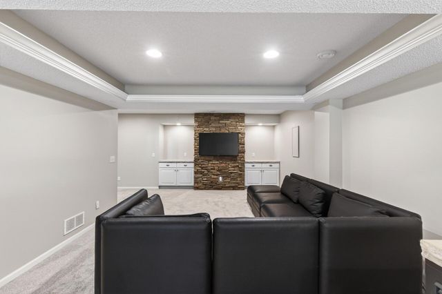 19182 Ismay Court, Lakeville, MN 55044