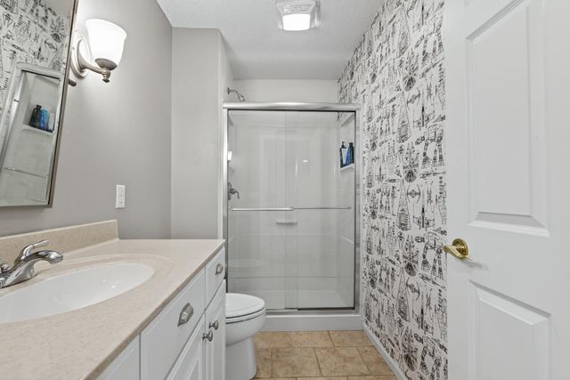 19182 Ismay Court, Lakeville, MN 55044