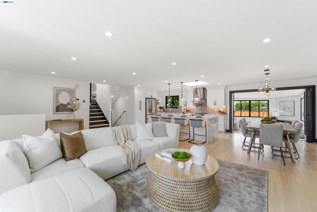 884 S Mary, Sunnyvale, CA 94087
