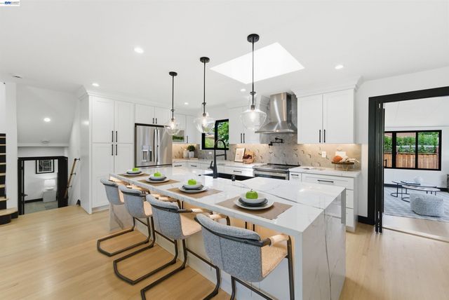 884 S Mary, Sunnyvale, CA 94087