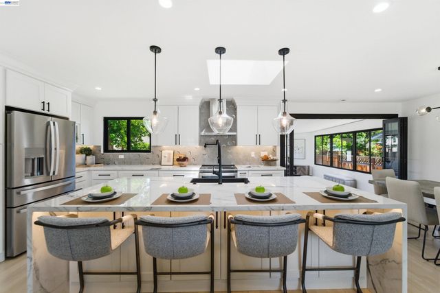 884 S Mary, Sunnyvale, CA 94087