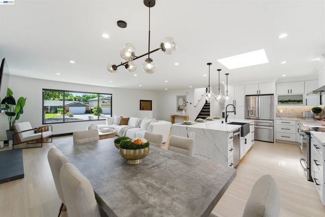 884 S Mary, Sunnyvale, CA 94087