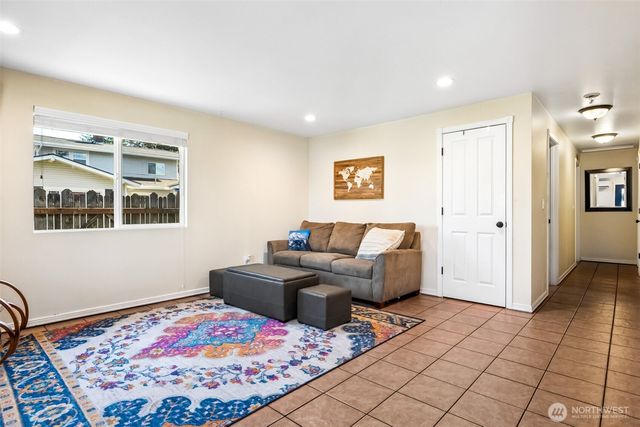 405 E Bellevue Avenue, Shelton, WA 98584