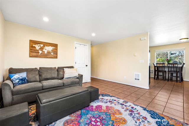 405 E Bellevue Avenue, Shelton, WA 98584