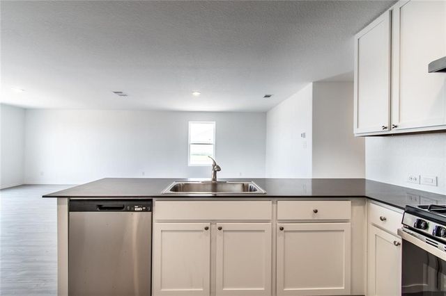 2302 Medusa Dr, Portland, TX 78374