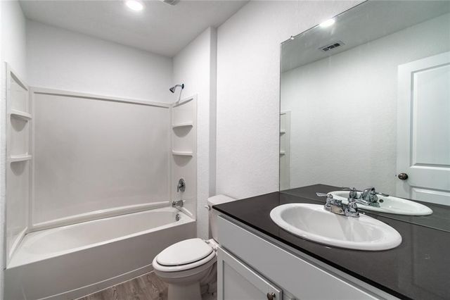 2302 Medusa Dr, Portland, TX 78374