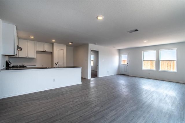 2302 Medusa Dr, Portland, TX 78374