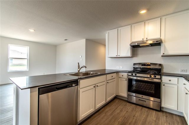 2302 Medusa Dr, Portland, TX 78374