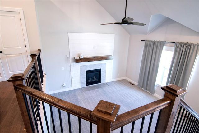 3919 Valley Forge Drive, Blue Springs, MO 64014