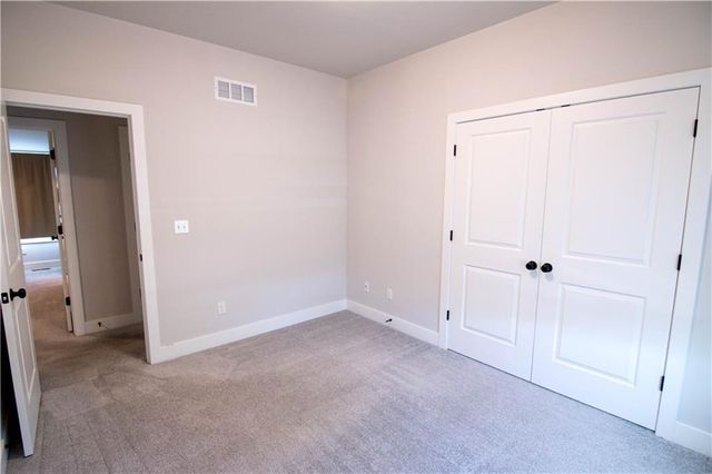 3919 Valley Forge Drive, Blue Springs, MO 64014