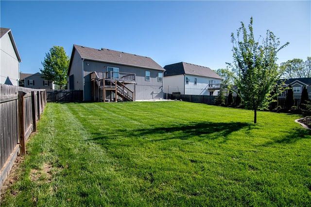 3919 Valley Forge Drive, Blue Springs, MO 64014