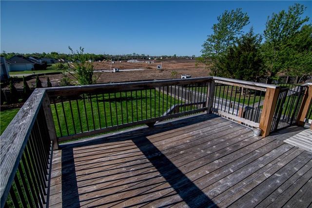 3919 Valley Forge Drive, Blue Springs, MO 64014