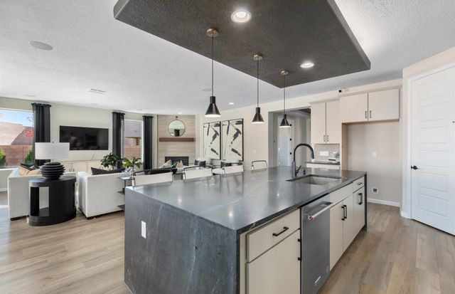 18 Calle Calido, Santa Fe, NM 87508