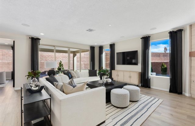 18 Calle Calido, Santa Fe, NM 87508