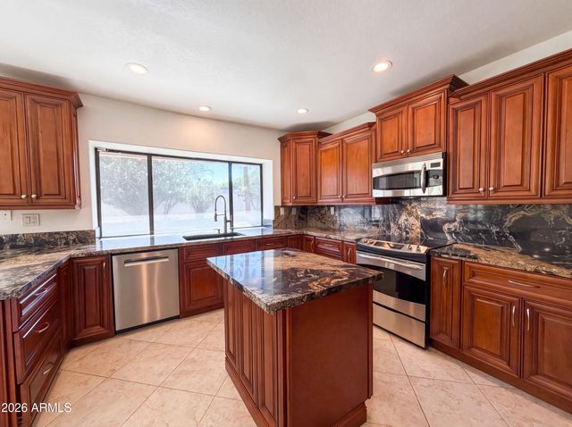 13816 N 50TH Street, Scottsdale, AZ 85254
