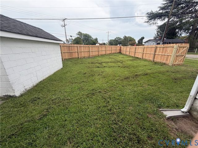 601 N 5th Ave, Hopewell, VA 23860