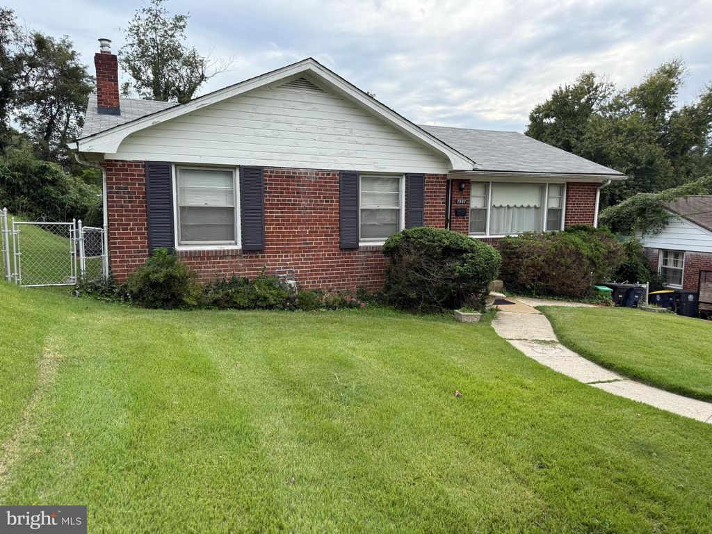 2807 CURTIS DR, Temple Hills, MD 20748