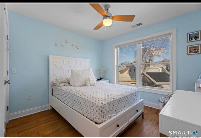 9 4th Avenue, Branford, CT 06405