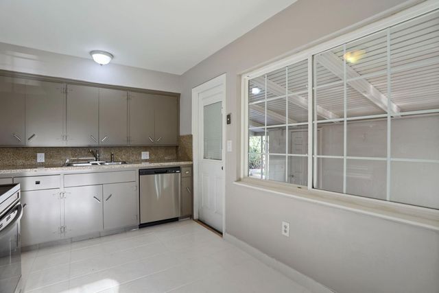 2966 W Euclid Ave, Stockton, CA 95204