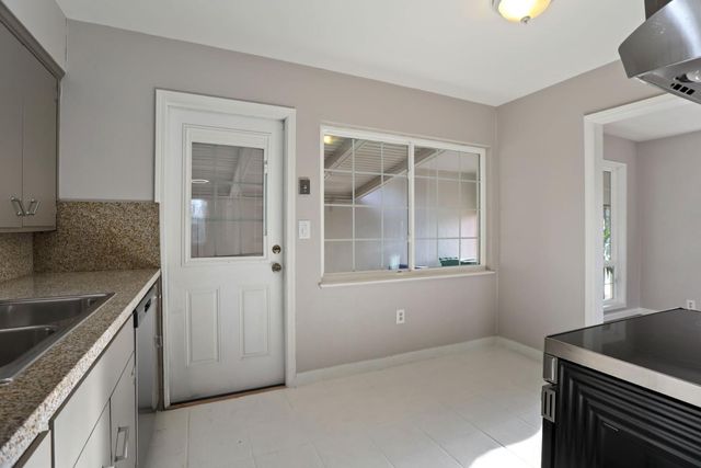 2966 W Euclid Ave, Stockton, CA 95204