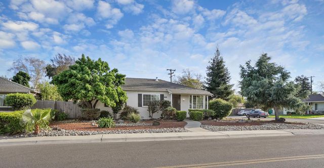 2966 W Euclid Ave, Stockton, CA 95204
