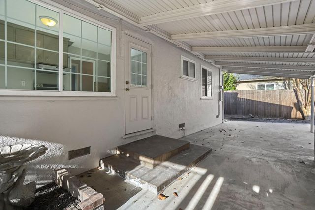 2966 W Euclid Ave, Stockton, CA 95204