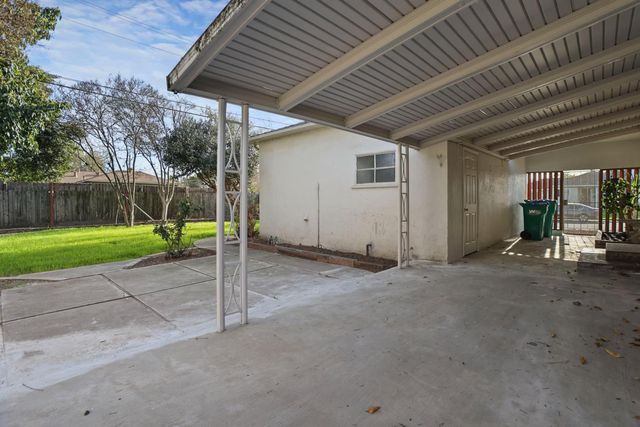 2966 W Euclid Ave, Stockton, CA 95204