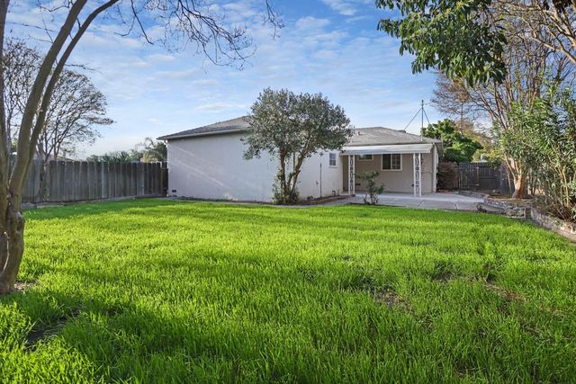 2966 W Euclid Ave, Stockton, CA 95204