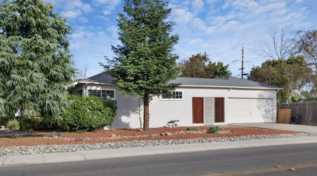 2966 W Euclid Ave, Stockton, CA 95204