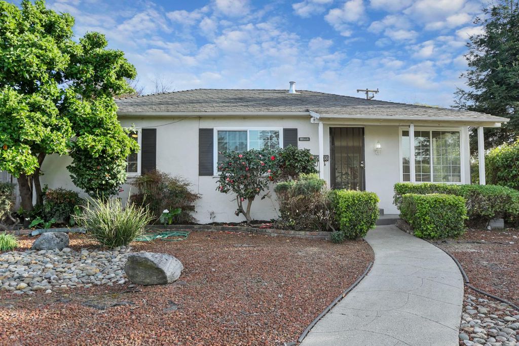 2966 W Euclid Ave, Stockton, CA 95204