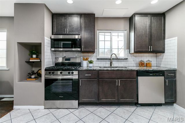 1920 David Drive, Florissant, MO 63031