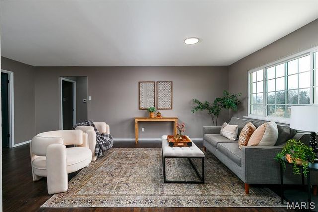 1920 David Drive, Florissant, MO 63031