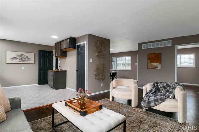 1920 David Drive, Florissant, MO 63031