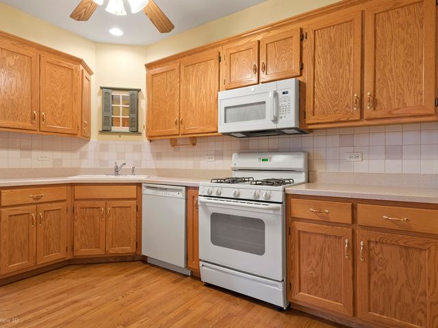10802 Canterbury Drive, Mokena, IL 60448