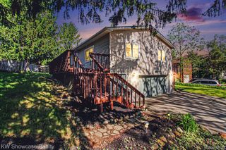 2331 Lakeside Drive, Highland Charter Township, MI 48356