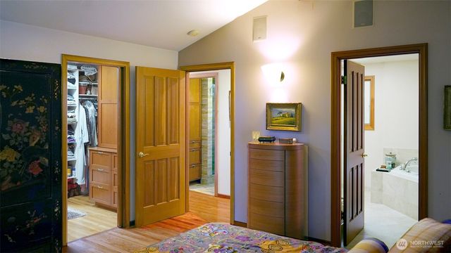 16518 NE 2nd Place, Bellevue, WA 98008