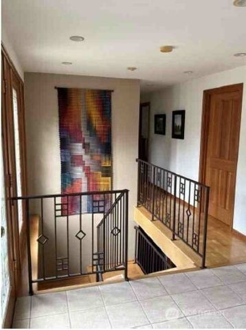 16518 NE 2nd Place, Bellevue, WA 98008