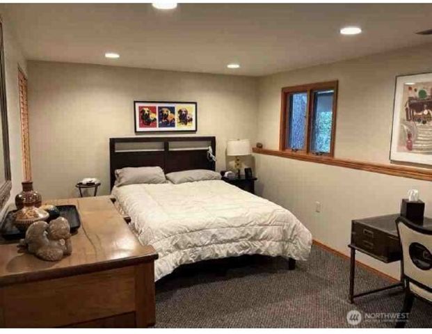 16518 NE 2nd Place, Bellevue, WA 98008