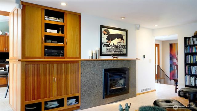 16518 NE 2nd Place, Bellevue, WA 98008