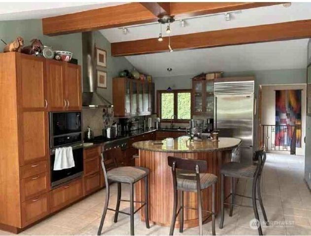 16518 NE 2nd Place, Bellevue, WA 98008