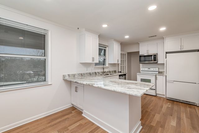 2702 Nodyne Dr, Nashville, TN 37214