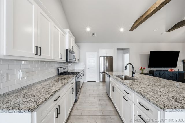 12014 E 108th Street N, Owasso, OK 74055